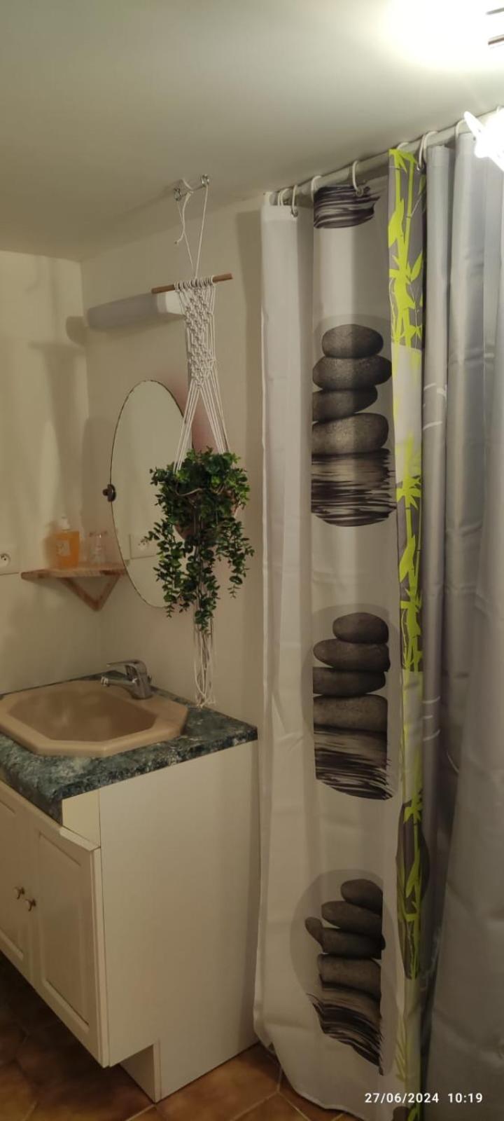 A L Ombre Du Figuier Apartman Cagnac-les-Mines Kültér fotó